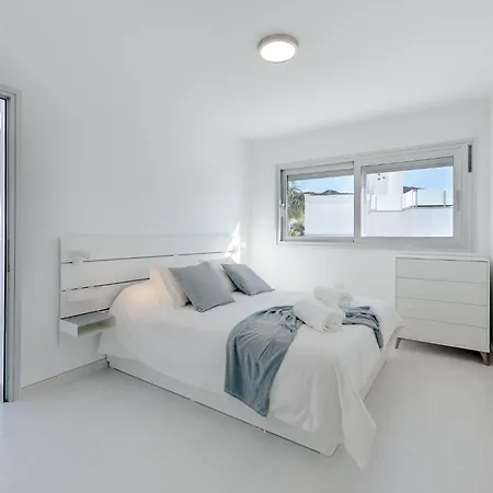 Villa Rosa-soleada Privada Con Piscina Climatizada & Wifi En Tauro-mogan