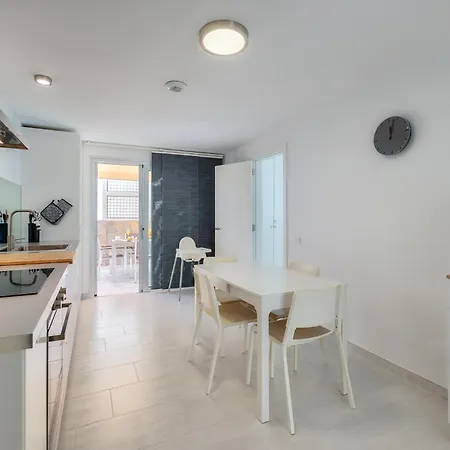 Rosa-soleada Privada Con Piscina Climatizada & Wifi En Tauro-mogan
